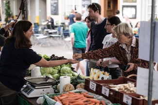 Churer Wochenmarkt (© BBV) Churer Wochenmarkt