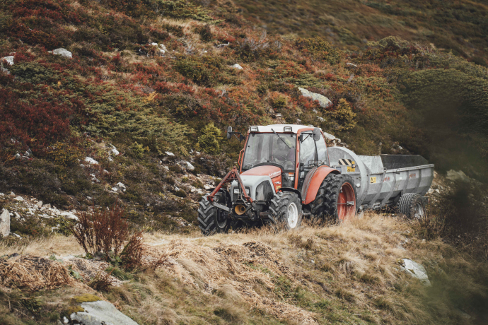 Traktor Anhänger Bialaventura Surrein